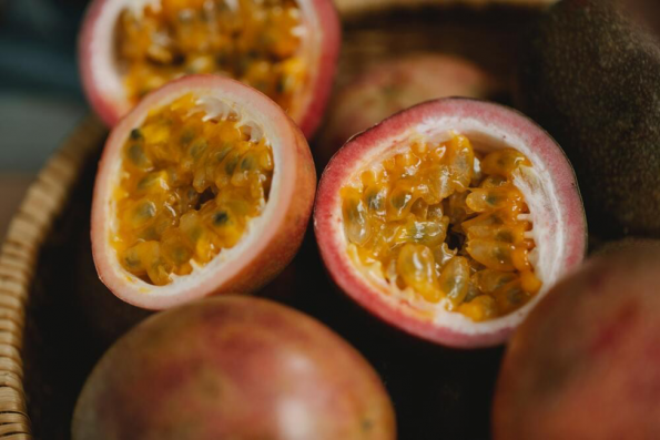 Passion Fruits export services at Frutplanet