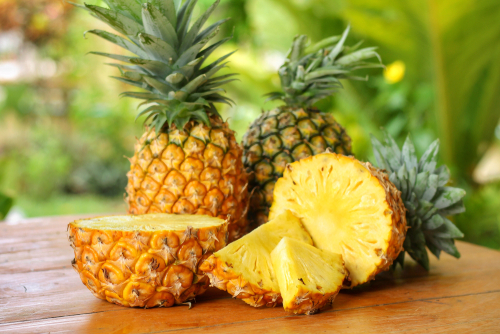Kenya pineapple varieties MD2 Smooth Cayenne comparison